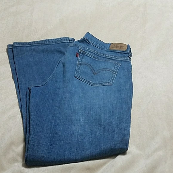 Levis - Picture 2 of 2